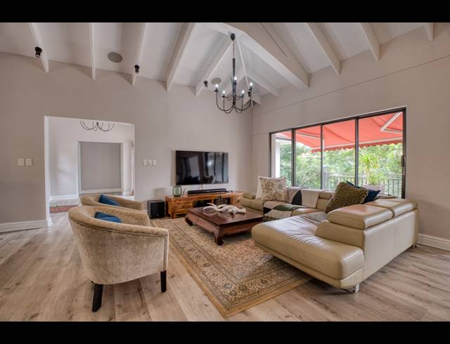 5 BEDROOM HOUSE TO LET IN ZIMBALI ESTATE